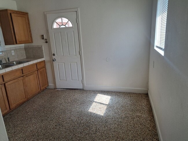 1920 N 11th Ave in Hanford, CA - Building Photo - Building Photo