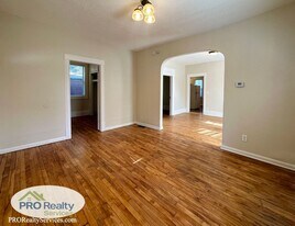 3245 Cedar Ave S in Minneapolis, MN - Building Photo