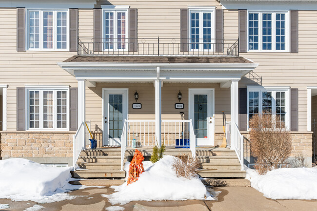 1675 Sévigny St in Lévis, QC - Building Photo - Building Photo