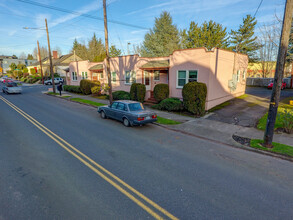 2808-2810 NE Clackamas St in Portland, OR - Building Photo - Building Photo