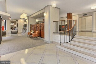 5903 Mt Eagle Dr in Alexandria, VA - Building Photo