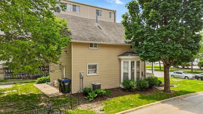 620 S Capitol St in Iowa City, IA - Building Photo - Building Photo
