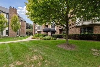 797 Deer Ct in Plymouth, MI - Building Photo - Building Photo