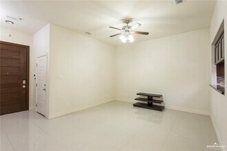 10 10th St in McAllen, TX - Building Photo - Building Photo