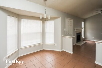 1108 Patrick Ct in Cedar Hill, TX - Foto de edificio - Building Photo