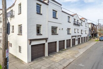 2325 NE Flanders St in Portland, OR - Building Photo - Building Photo