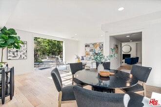 7560 Devista Dr in Los Angeles, CA - Building Photo - Building Photo