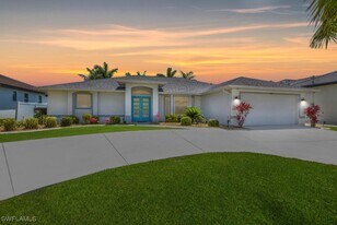 4407 Pelican Blvd in Cape Coral, FL - Building Photo