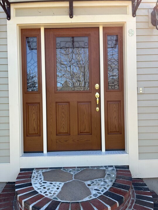 9 Adirondack St in South Burlington, VT - Building Photo