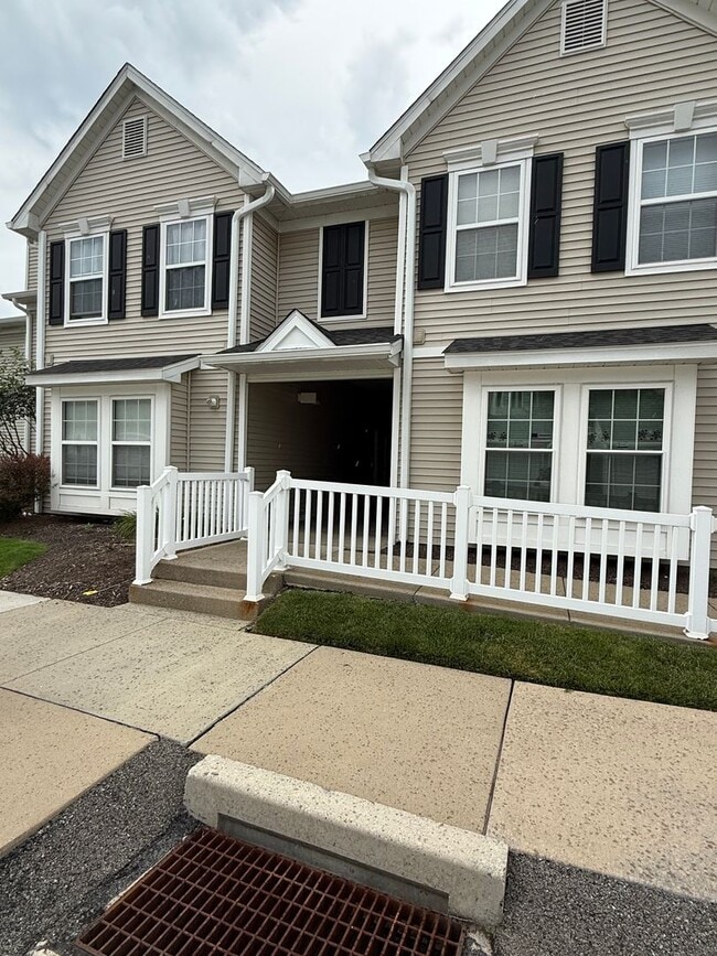 property at 4101 Lenox Oval