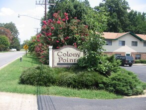 Colony Pointe in Greensboro, NC - Foto de edificio - Building Photo