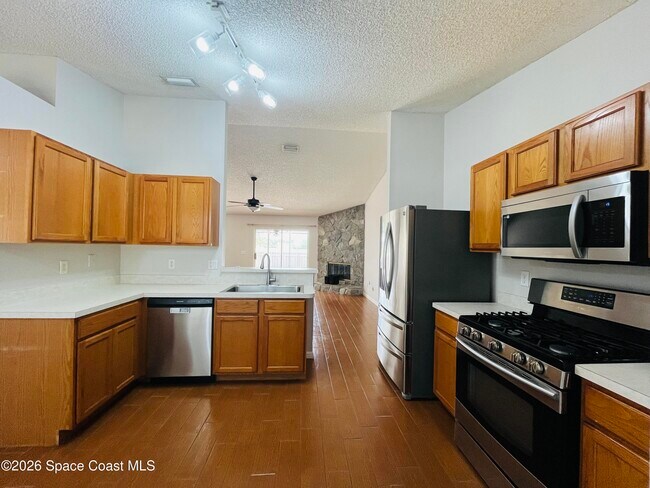 829 Honeysuckle Dr in Rockledge, FL - Building Photo - Building Photo