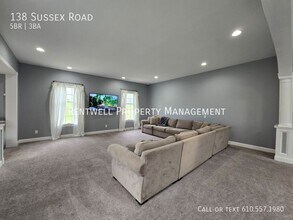 138 Sussex Rd in West Chester, PA - Foto de edificio - Building Photo