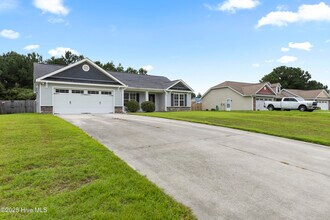 216 Jasmine Ln in Jacksonville, NC - Building Photo - Building Photo
