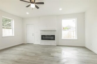 2305 Sakowitz St in Houston, TX - Building Photo - Building Photo