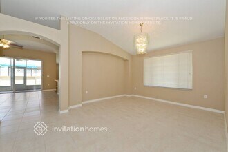 4438 Beaumaris Dr in Land O Lakes, FL - Foto de edificio - Building Photo