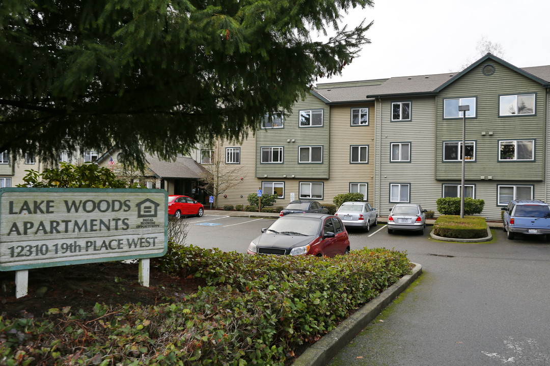 Lake Woods II Senior Apartments in Everett, WA - Building Photo