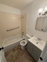 1117 Gibbs Dr in Tallahassee, FL - Building Photo - Building Photo