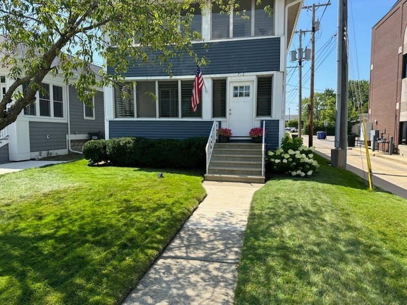 712 Broad St, Unit B in St. Joseph, MI - Foto de edificio