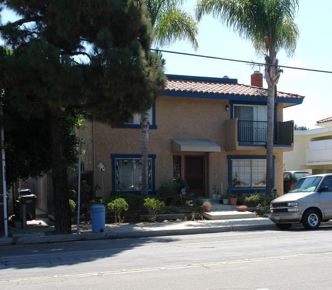 16672 Algonquin St in Huntington Beach, CA - Building Photo - Building Photo