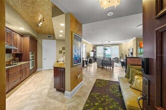 470 Mandalay Ave in Clearwater, FL - Building Photo - Building Photo