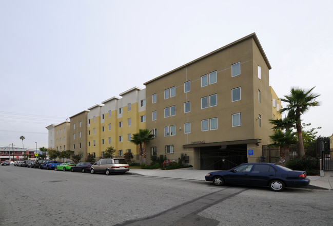 Mariposa Place in Los Angeles, CA - Building Photo - Building Photo