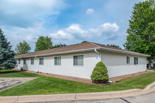 The Gardens at Kristy Apartments in Onalaska, WI - Building Photo - Building Photo