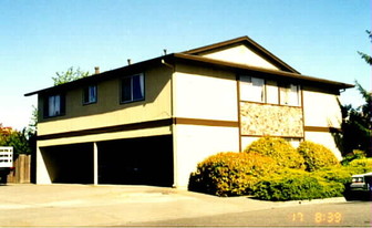 2325 Heidi Pl in Santa Rosa, CA - Building Photo
