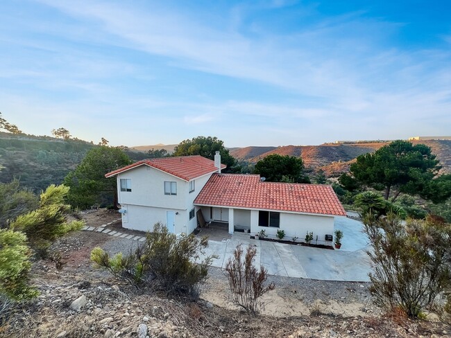 10939 Beeler Cyn Rd in Poway, CA - Building Photo - Building Photo