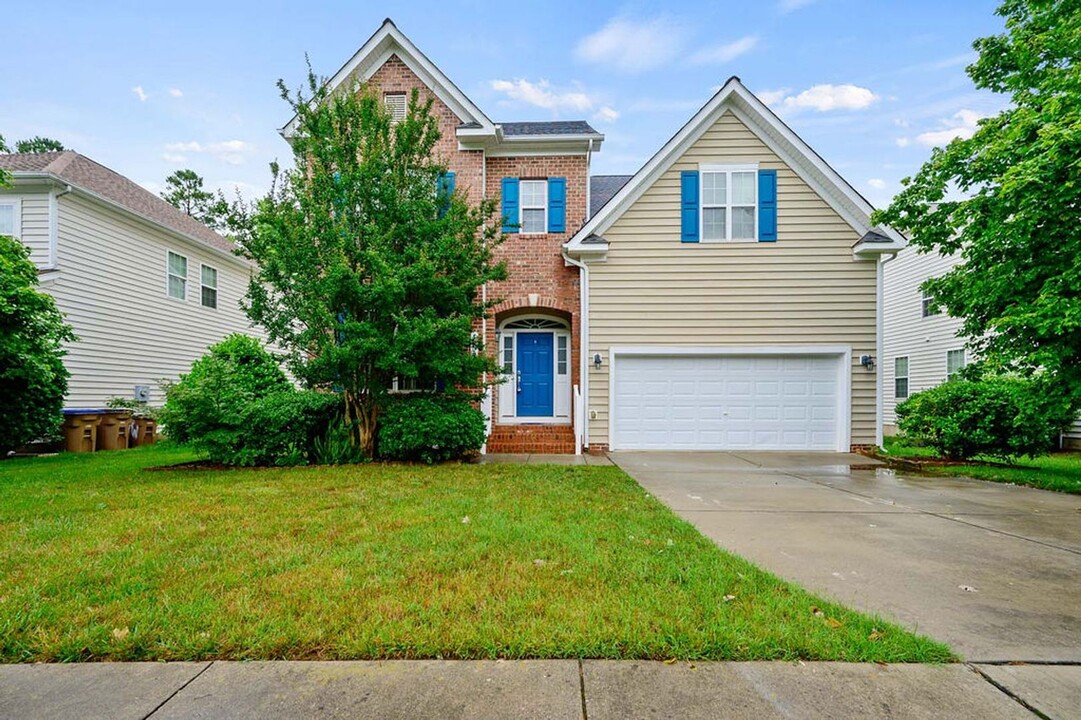 1408 Lindenberg Square in Wake Forest, NC - Foto de edificio