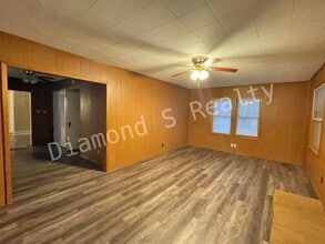 2120 N Johnston Ave in Springfield, MO - Building Photo - Building Photo