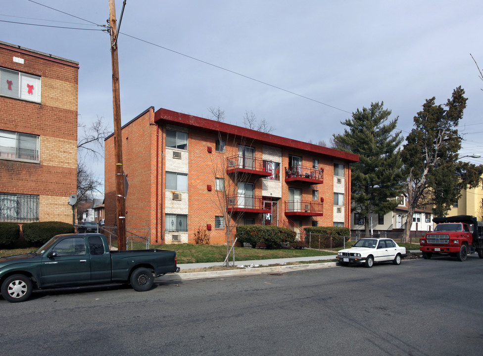 1008 Savannah St SE in Washington, DC - Building Photo