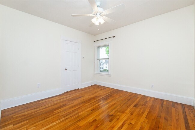 6 Putnam St in Watertown, MA - Building Photo - Building Photo