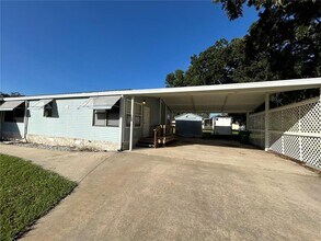 13904 Co Rd 109D in Lady Lake, FL - Building Photo - Building Photo