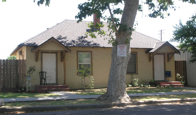 209 3rd St in Turlock, CA - Building Photo - Building Photo