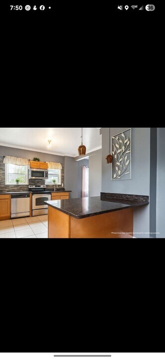 41 Carleton Ave, Unit Unit 1 in Brockton, MA - Building Photo