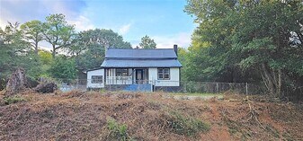 2895 Turner Church Rd in Mcdonough, GA - Building Photo