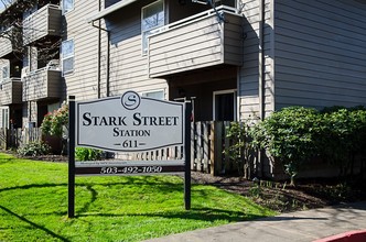 Stark St. Townhomes in Portland, OR - Building Photo - Building Photo