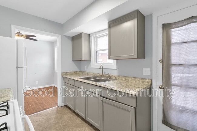 56 Janice St in Buffalo, NY - Building Photo - Building Photo