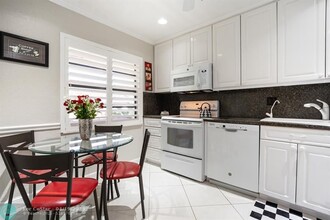 21668 Arriba Real in Boca Raton, FL - Foto de edificio - Building Photo