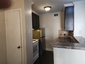 1603 N Garrett Ave in Dallas, TX - Building Photo - Building Photo