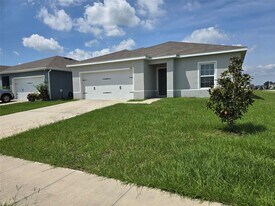 1204 Golden Eagle Ln in Winter Haven, FL - Building Photo