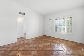 1449 E Highland Ave, Unit 16 in Phoenix, AZ - Foto de edificio - Building Photo