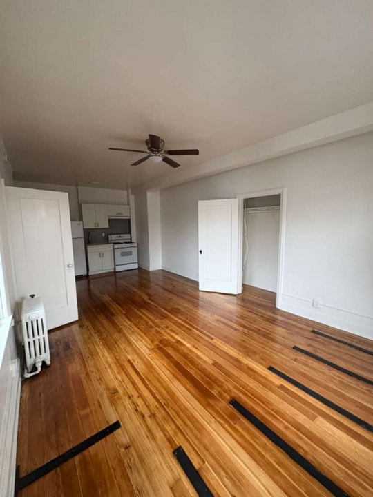 318 S Kingsley Dr, Unit 303 in Los Angeles, CA - Building Photo