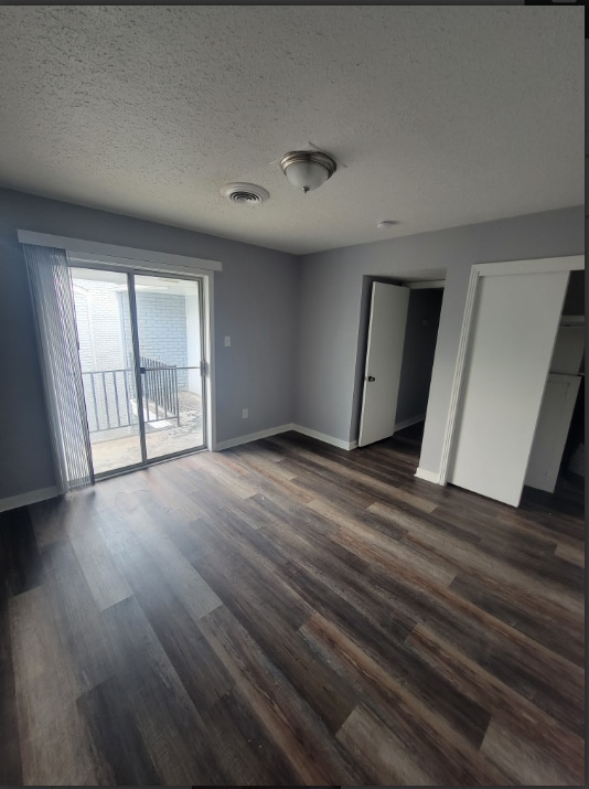 225 W McDowell Rd in Jackson, MS - Foto de edificio - Building Photo