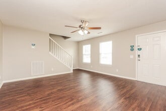 222 Hermitage Dr in Smyrna, TN - Foto de edificio - Building Photo