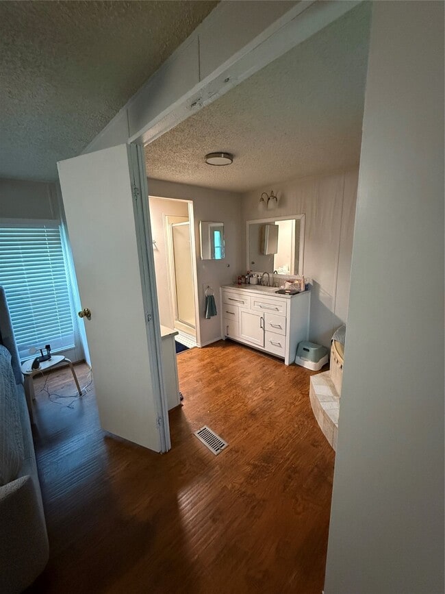 9706 Camelots Ct in Pearland, TX - Building Photo - Building Photo