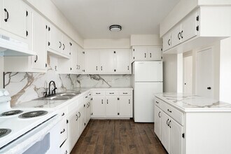 Live Oak Apartments in Weslaco, TX - Foto de edificio - Interior Photo