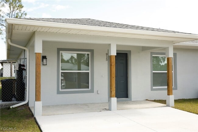 property at 915 Graystone Ave