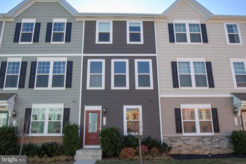 80 Anthem St in Ranson, WV - Building Photo